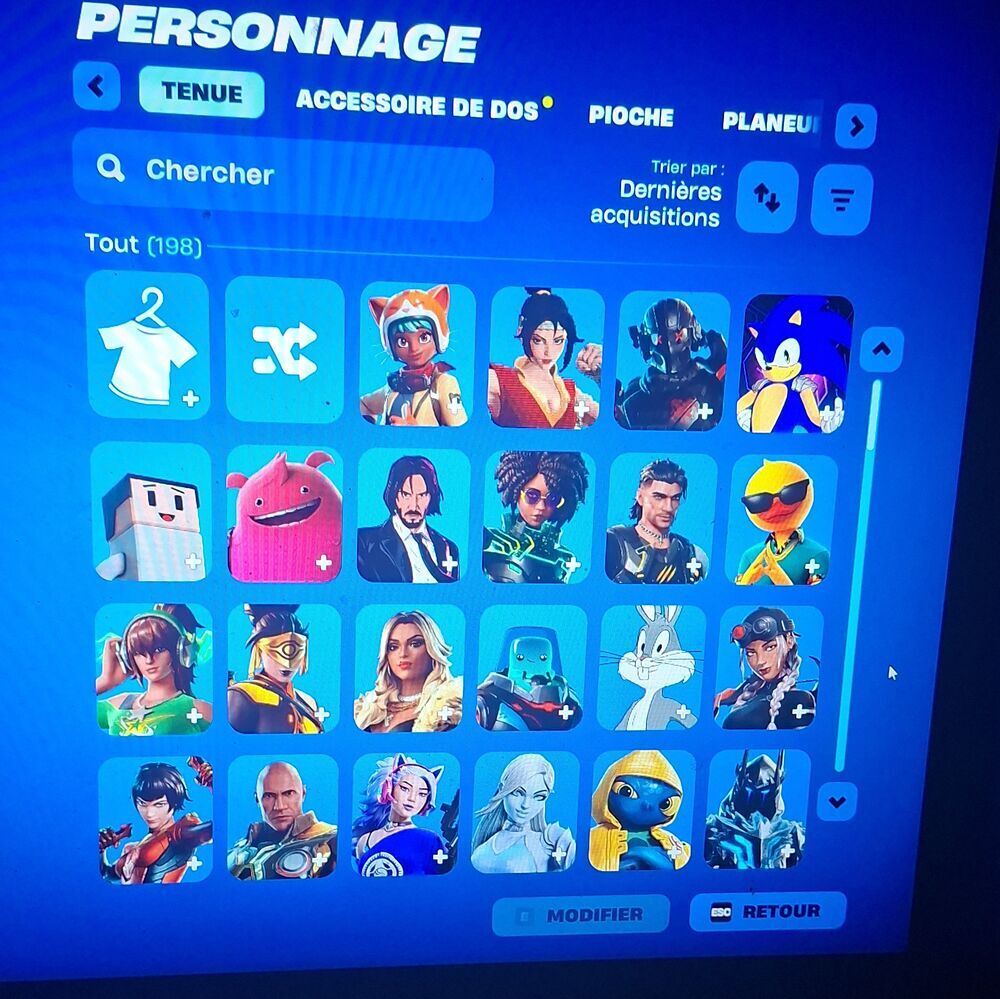 Compte fortnite 200 skin Consoles et jeux vidéos