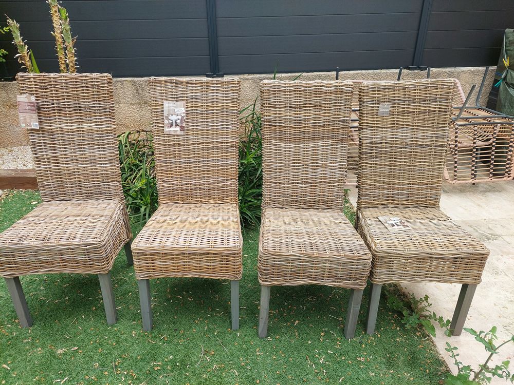 Lot de 4 chaises neuves en bois d'acacia et rotin Meubles