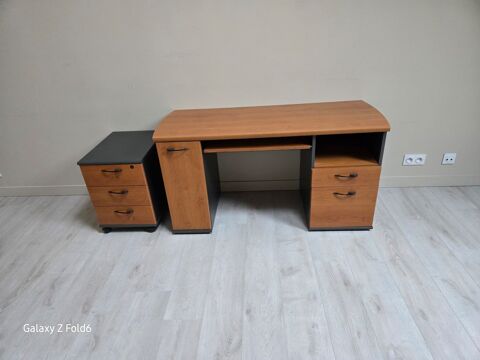 Bureau Gauthier avec caisson à tiroirs Bombon (77)