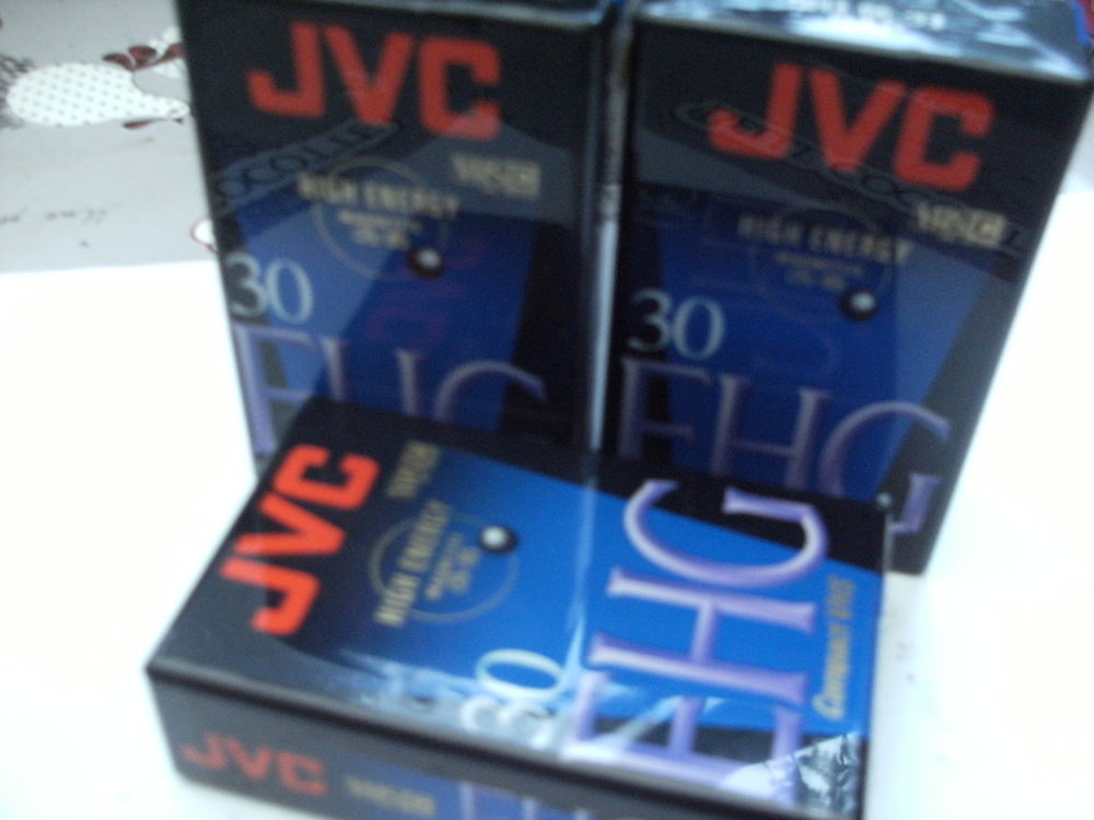 3 CASSETTES POUR CAMESCOPE JVC EC-30 EHG NEUVES SOUS BLISTER Photos/Video/TV