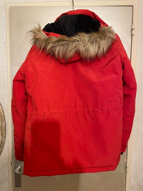 Parka homme de couleur rouge taille M avec capuche  70 Paris 13 (75)