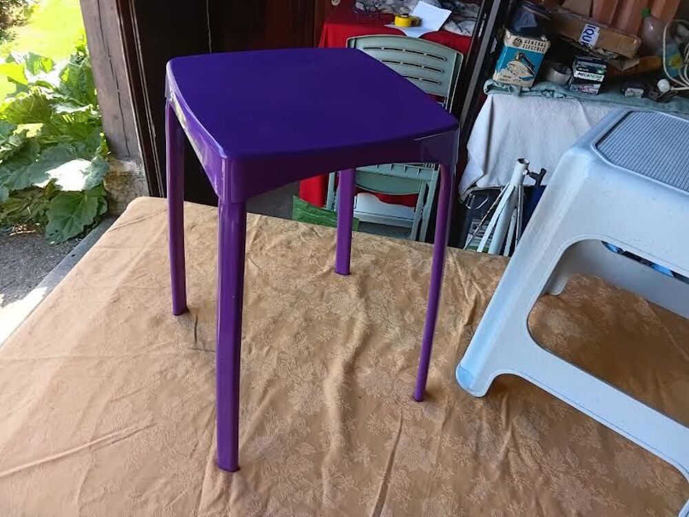 2 TABOURETS VIOLET ET GRIS Meubles