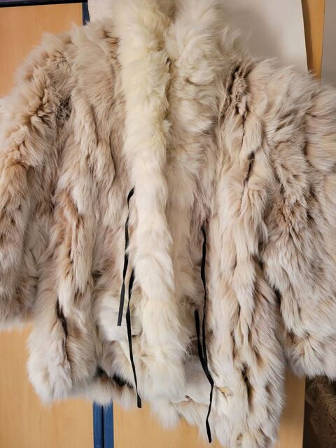 Veste en fourrure marque la sauvagine taille44 50 Saint-Quentin (02)