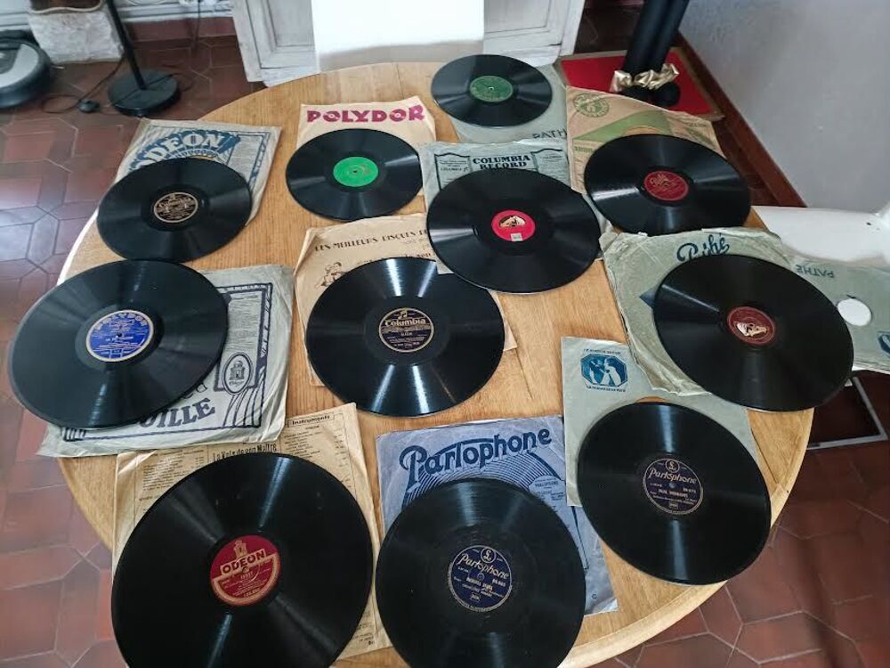 LOT DE DISQUES VINYLS ANNEE 50 CD et vinyles