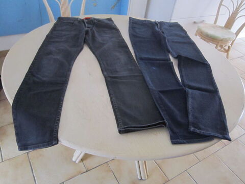 Un lot de deux jeans 15 Brignais (69)