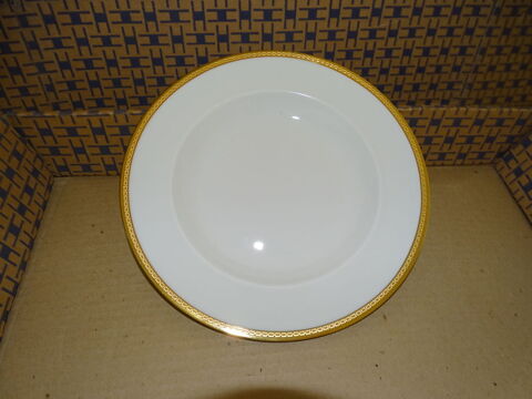 SERVICE DE TABLE EN PORCELAINE DE LIUMOGE AVEC LISERET OR 180 Le Pré-Saint-Gervais (93)