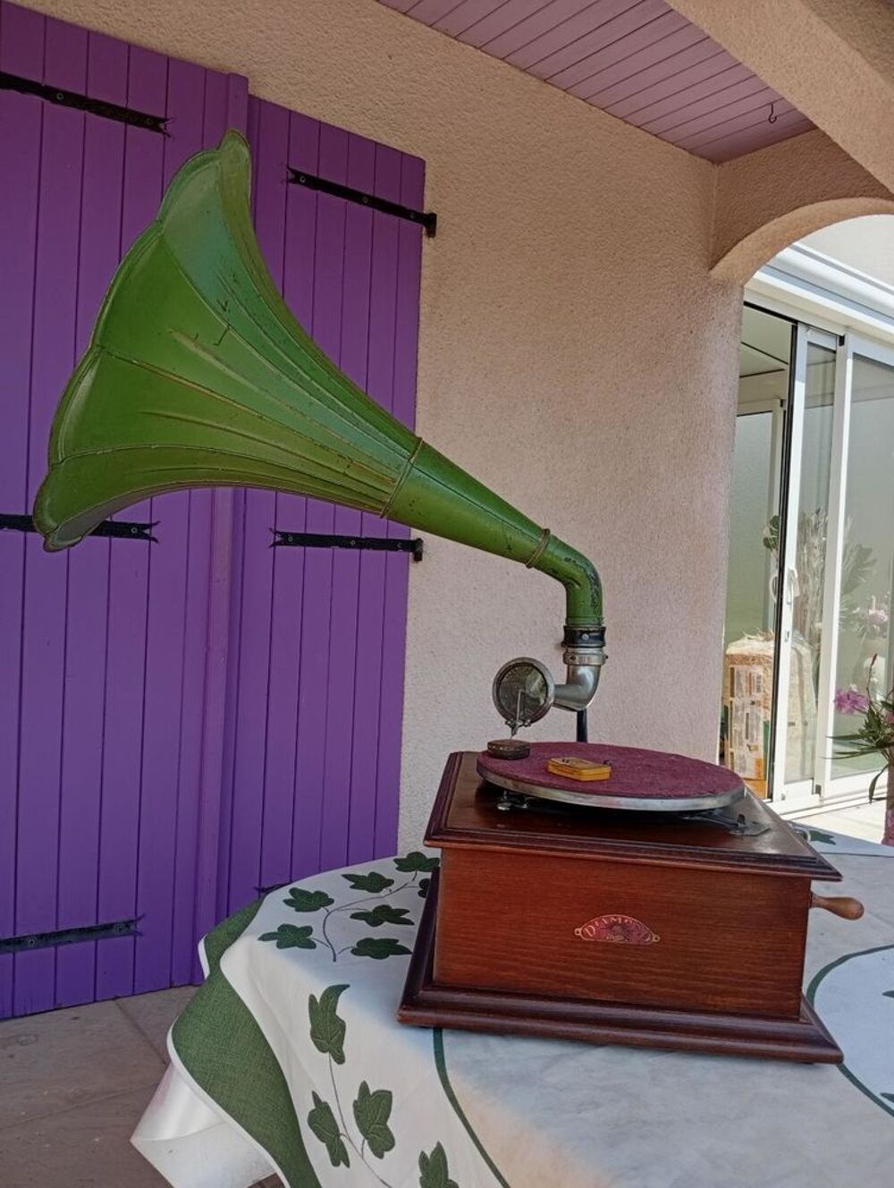 Gramophone Diamond Path&eacute;
