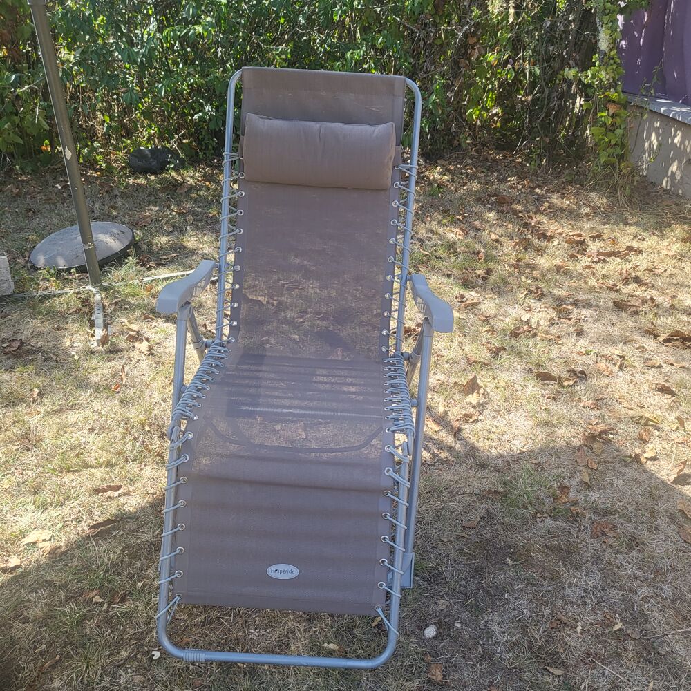 Canap&eacute;, &eacute;lectrom&eacute;nager, tv, jouets enfants, livres, vinyl 33 Meubles