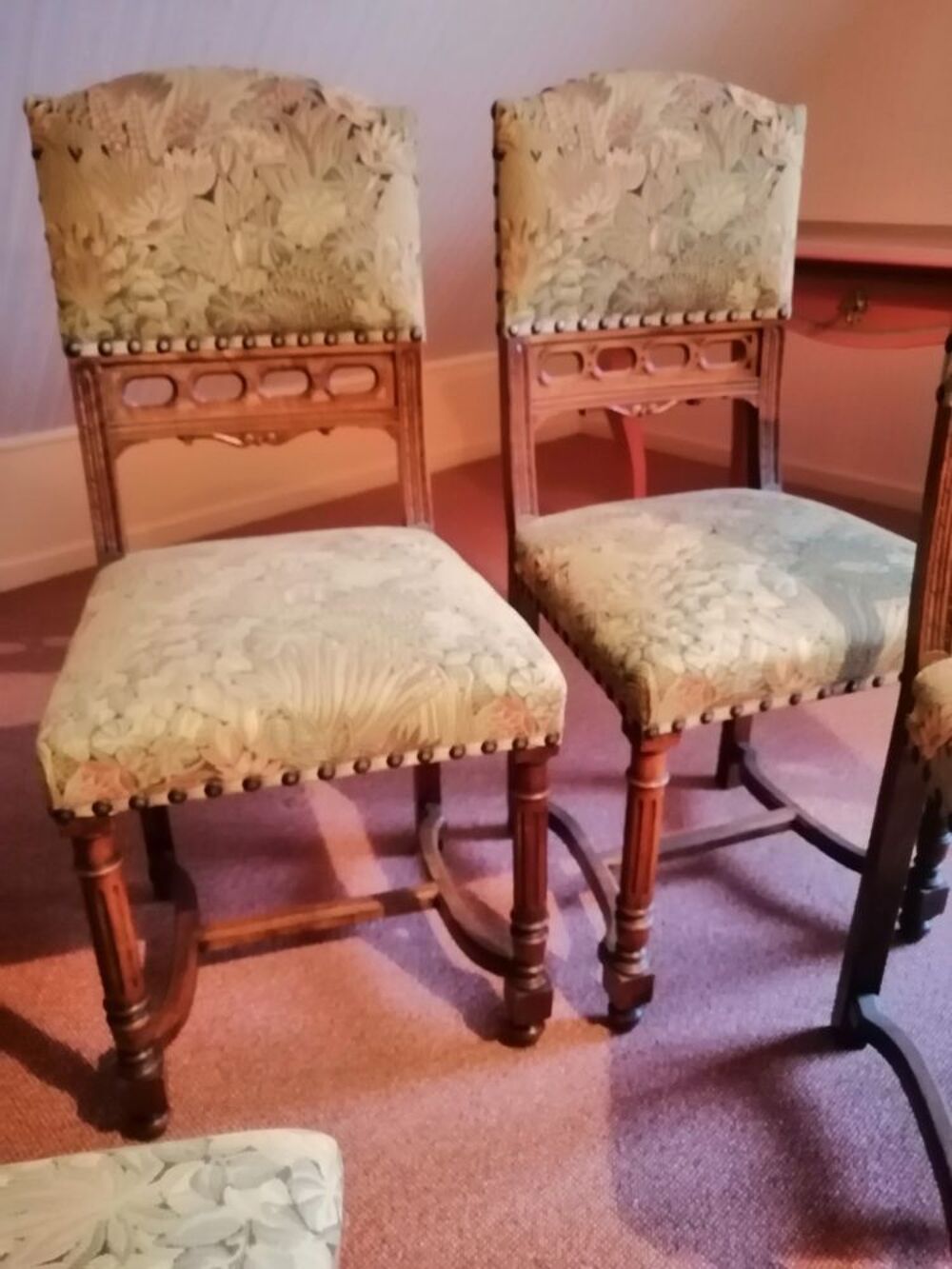 Lot 4 chaises de style Meubles