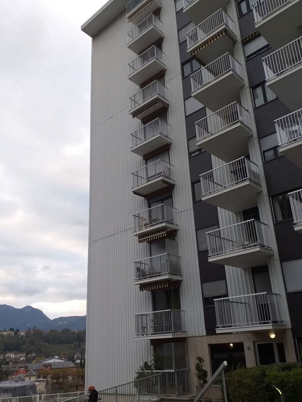   Beau studio moderne, lumineux 32 m² chambre séparée Montcalm Rhône-Alpes, Saint-Jean-Bonnefonds (42650)