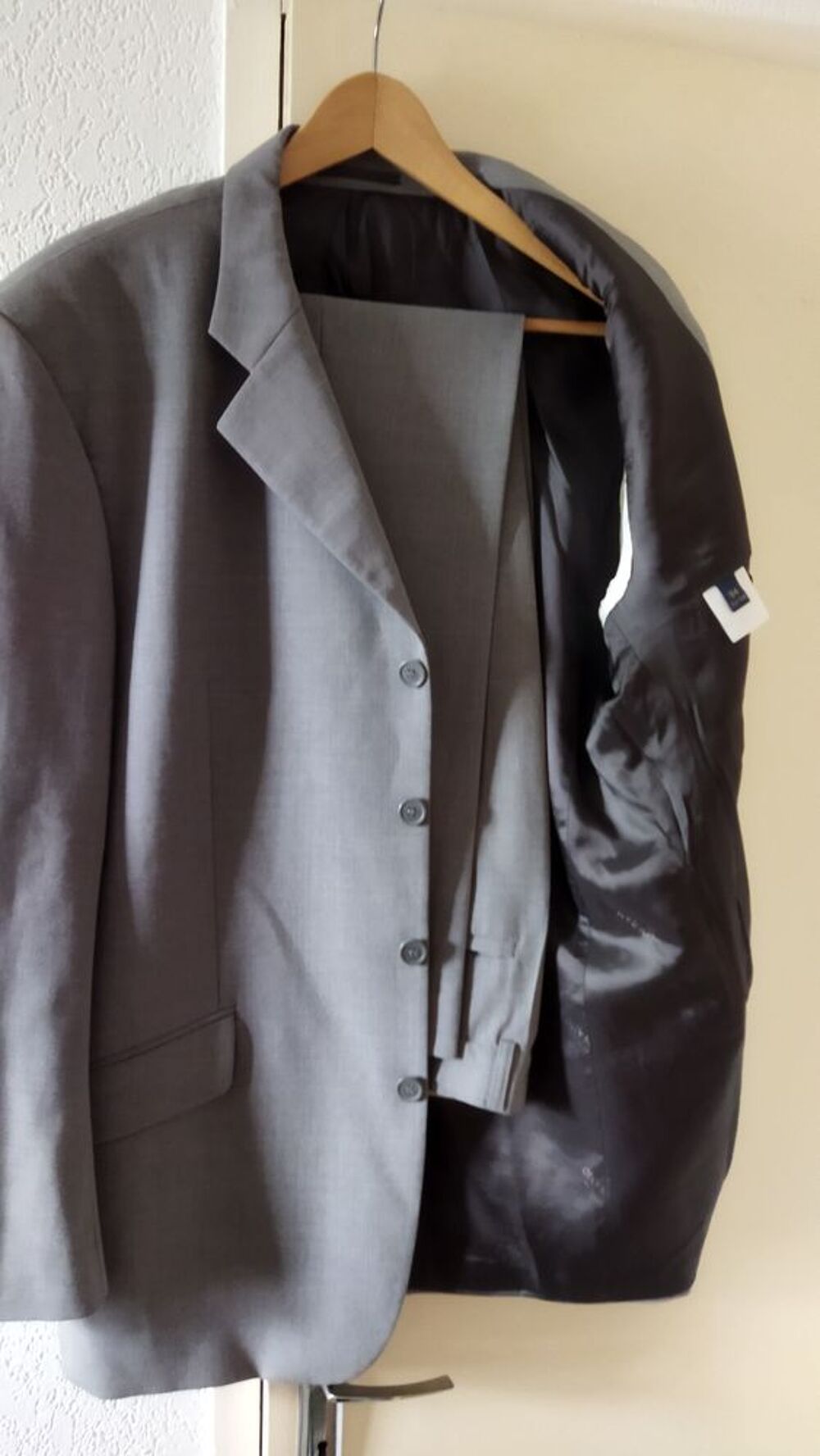 COSTUME Gris
Vêtements