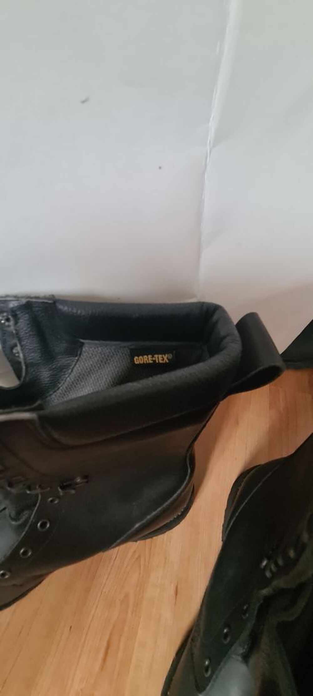Chaussures neuves Goretex pointure 45 Chaussures