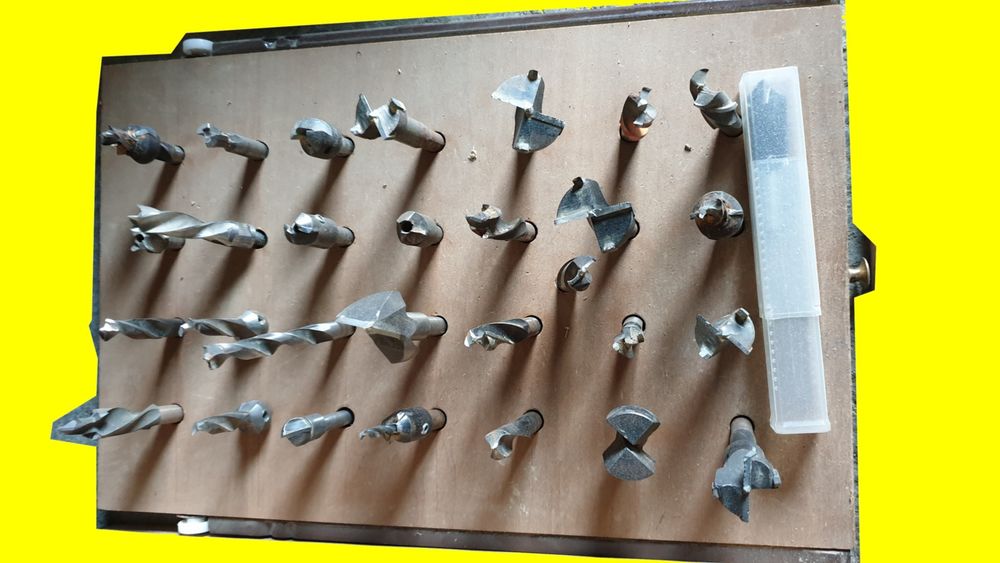 185 MECHES A BOIS ET FRAISES POUR LE BOIS AVEC MEUBLE Bricolage
