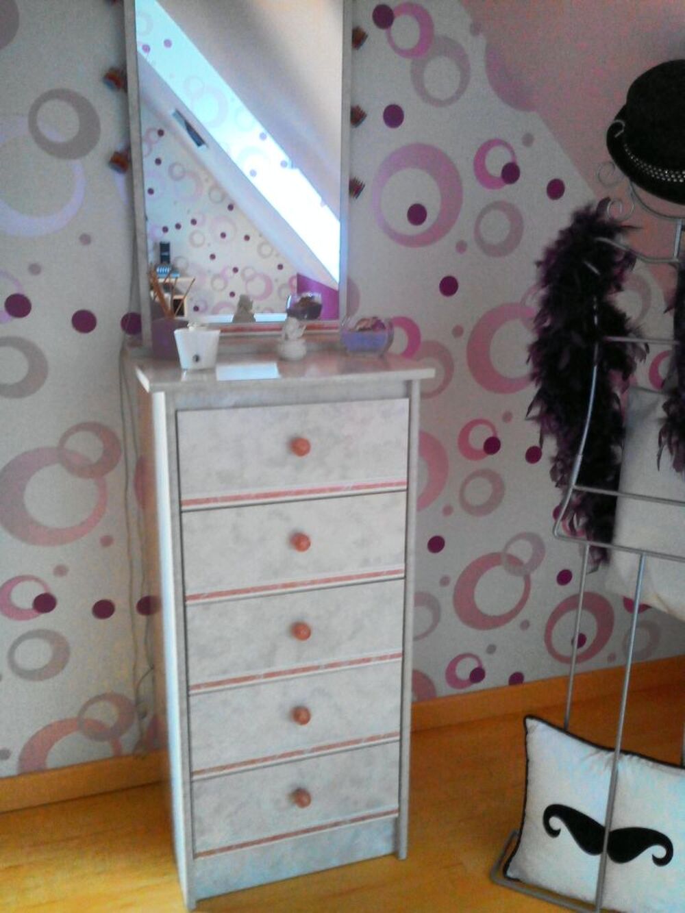 Chambre fille en excellent &eacute;tat. Mobilier enfants