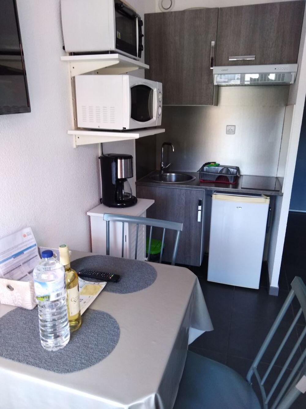 Location Appartement Studio coquet rénové wi-fi/parkings gratuits Lamalou-les-bains