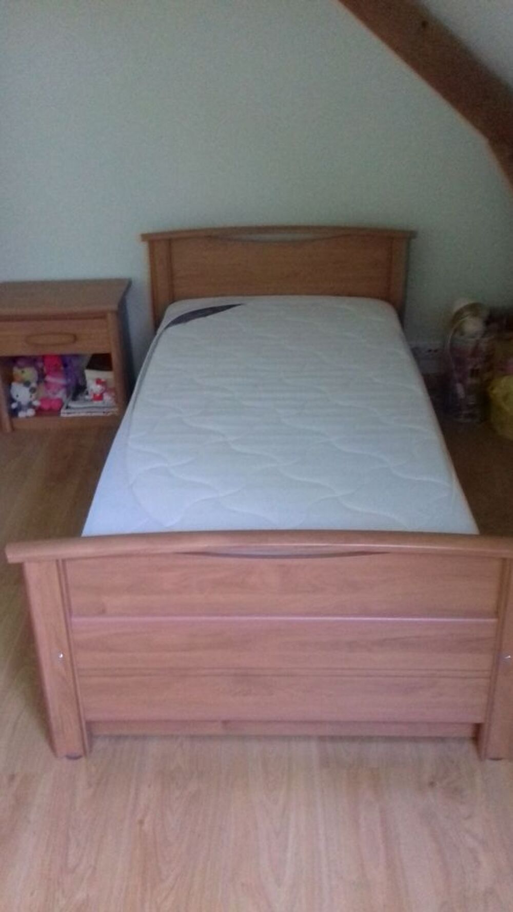 Lit 1 personne complet (lit+matelas) &amp; table de chevet Meubles