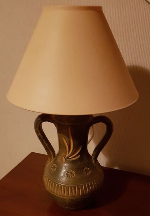 Lampe avec pied en poterie 25 Marignane (13)