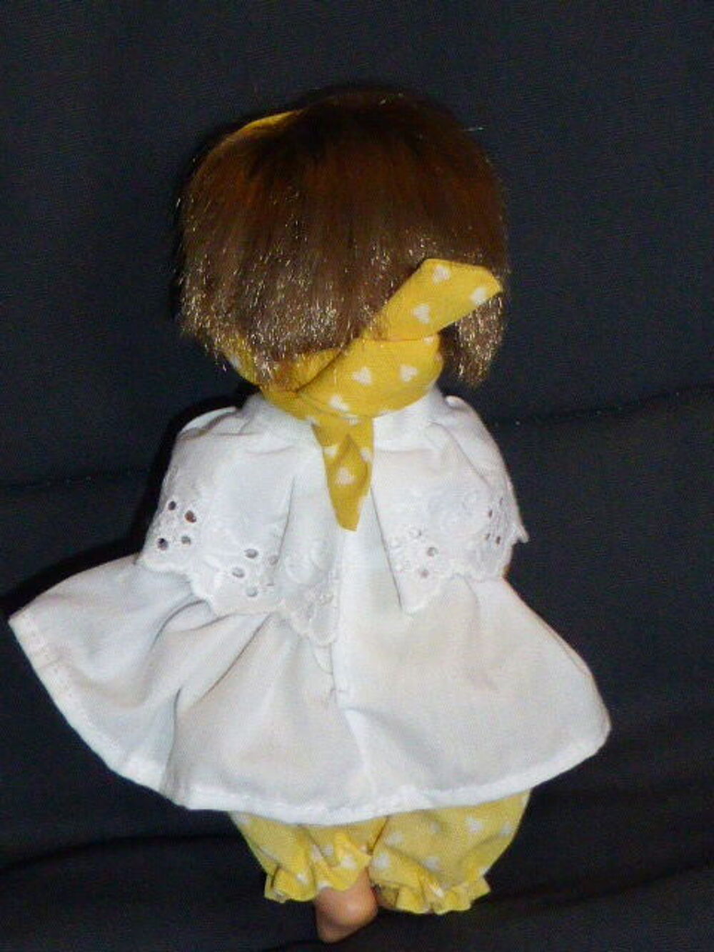 Mini poup&eacute;e brune 20 cm Jeux / jouets