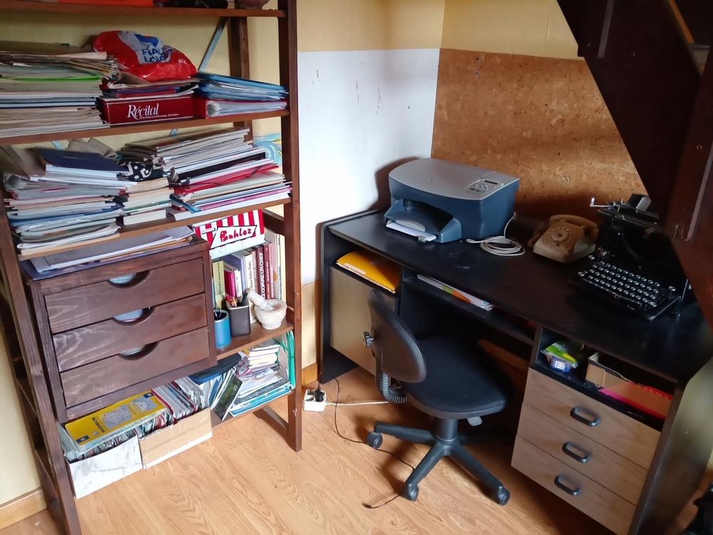 Bureau + chaise roulante Meubles