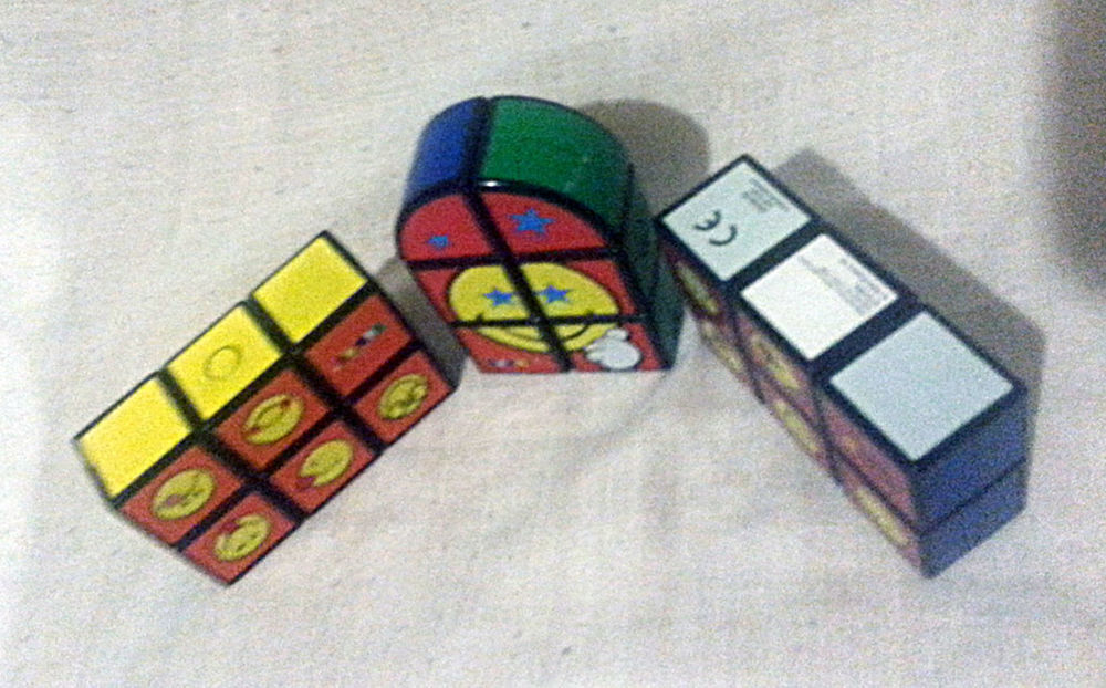 LOT 3 RUBIK'S CUBE EMOJI Jeux / jouets