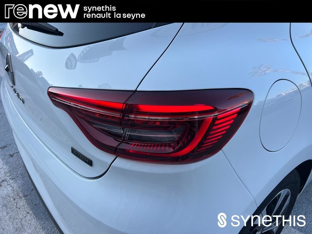 Clio V Clio E-Tech full hybrid 145 Evolution 2023 occasion 83500 La Seyne-sur-Mer