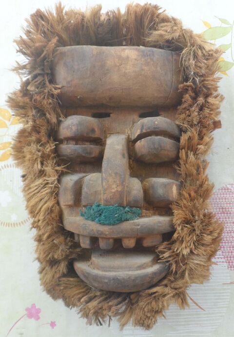 Masque Africain ramen� du Gabon il y a environ 45 ans
150 Castries (34)