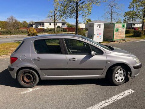 Peugeot 307 1.6i 16V XR Pr&eacute;sence