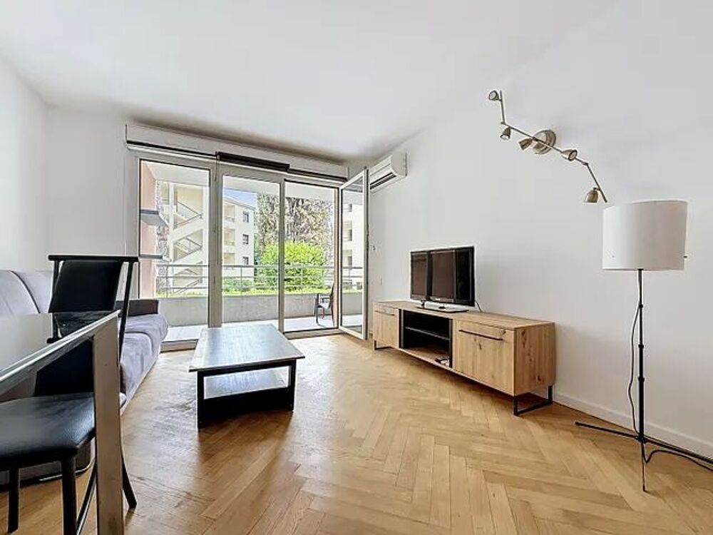 Vente Appartement CANNES-MONTFLEURY- LA PERLE DU MOMENT-hyper central et en baisse de prix - 38m2 avec terrasse  et emplacement de parking extérieur  numéroté et privé . Cannes