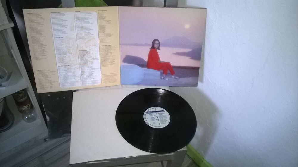 Vinyle Nana Mouskouri
La Dame De C?ur
1984
Excellent etat CD et vinyles