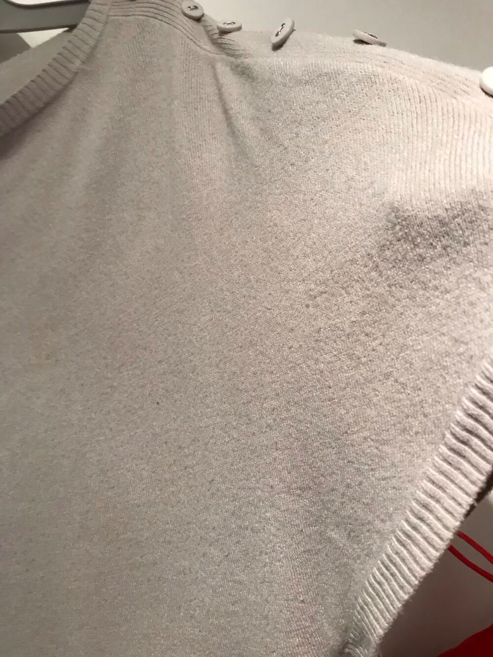 robe pull GRISE boutons sur les manches taille S Vtements