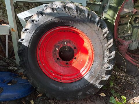 roue tracteur 900 Montceaux-l�s-Provins (77)