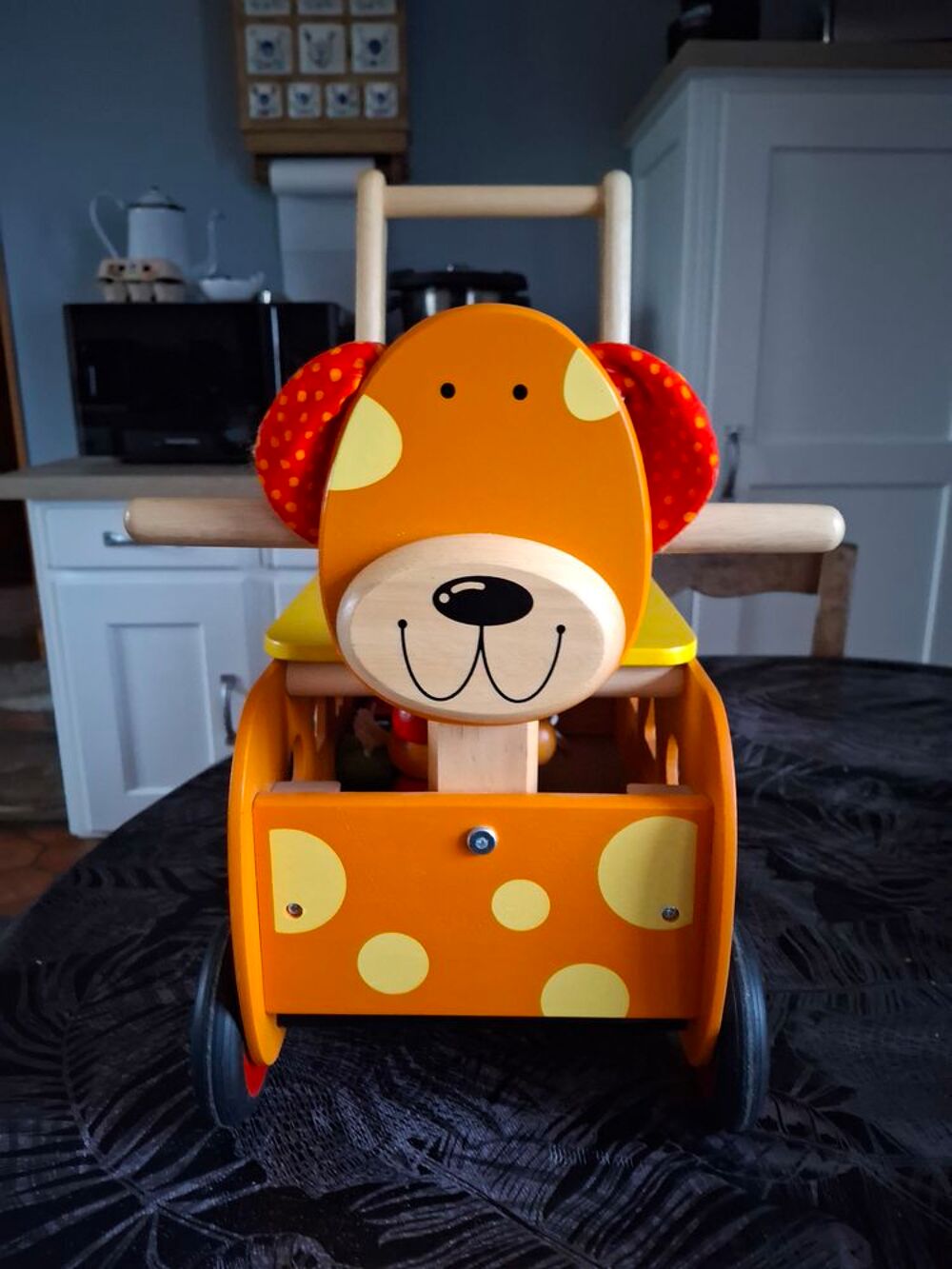 Trotteur marche b&eacute;b&eacute; en bois Jeux / jouets