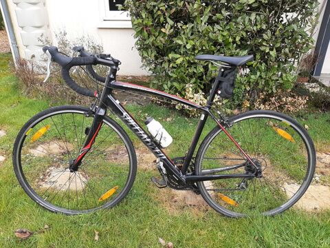 Vlo de course/route Specialized noir/rouge 600 La Flche (72)