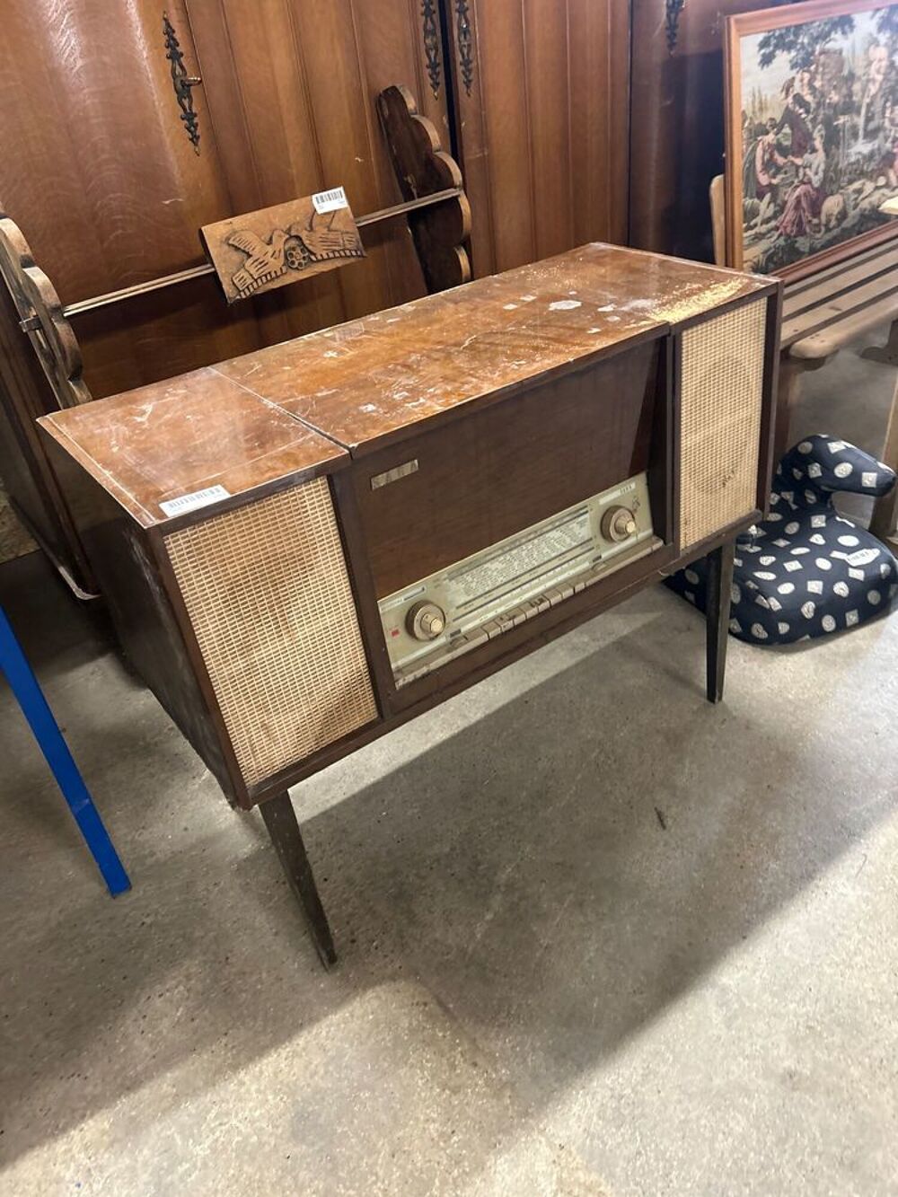 Meuble radio vintage avec rangement int&eacute;gr&eacute; ? design ann&eacute;es Meubles