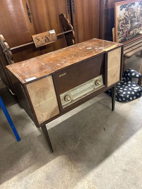 Meuble radio vintage avec rangement intgr ? design annes 0 Ruaudin (72)