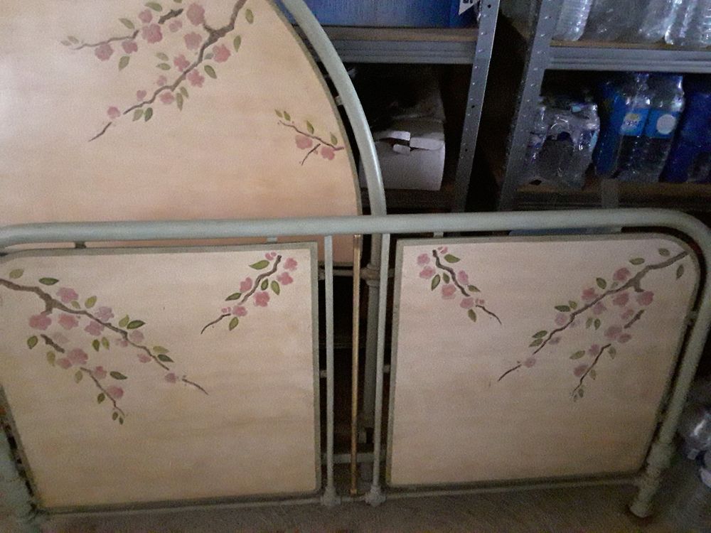 lit ancien vintage Meubles