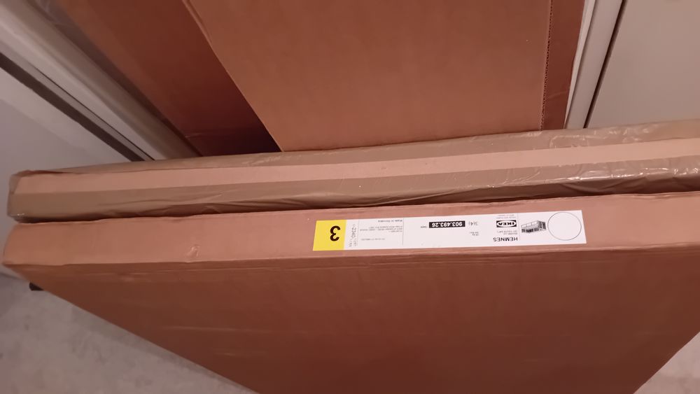 Banquette HEMNES 2 places (encore dans son emballage).
Meubles