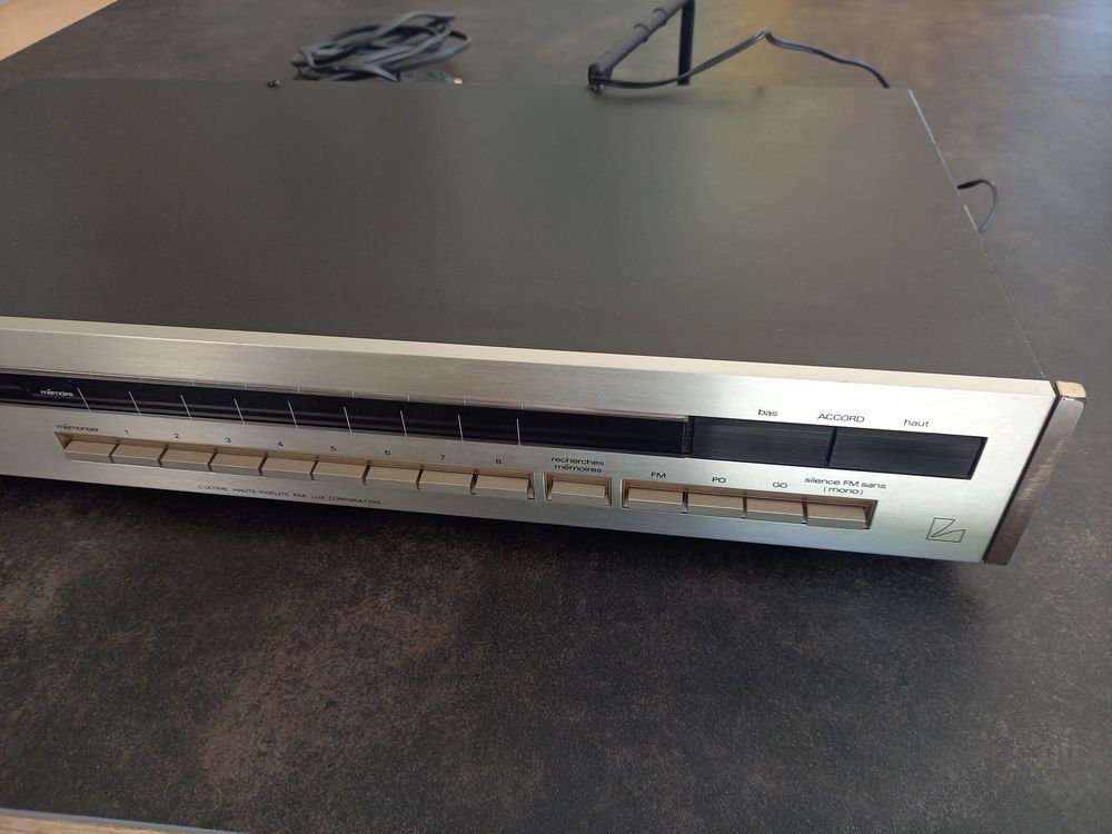 Tuner radio synth&eacute;tiseur Luxman T-230L Audio et hifi