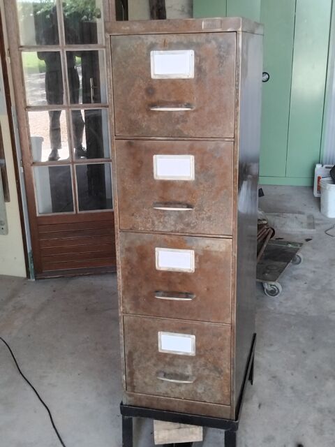 MEUBLE  STRAFOR  70 Chdigny (37)