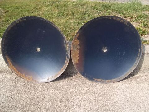 2 Disques lisse neuf Niaux  560 MM. 80 Villemontais (42)
