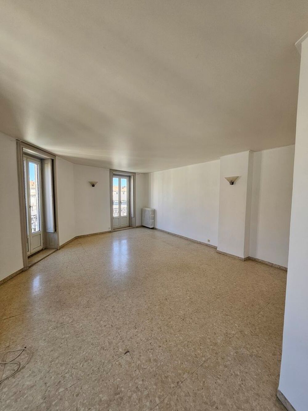 Location Appartement A louer grand 4 pièces centre historique de Montpellier Montpellier