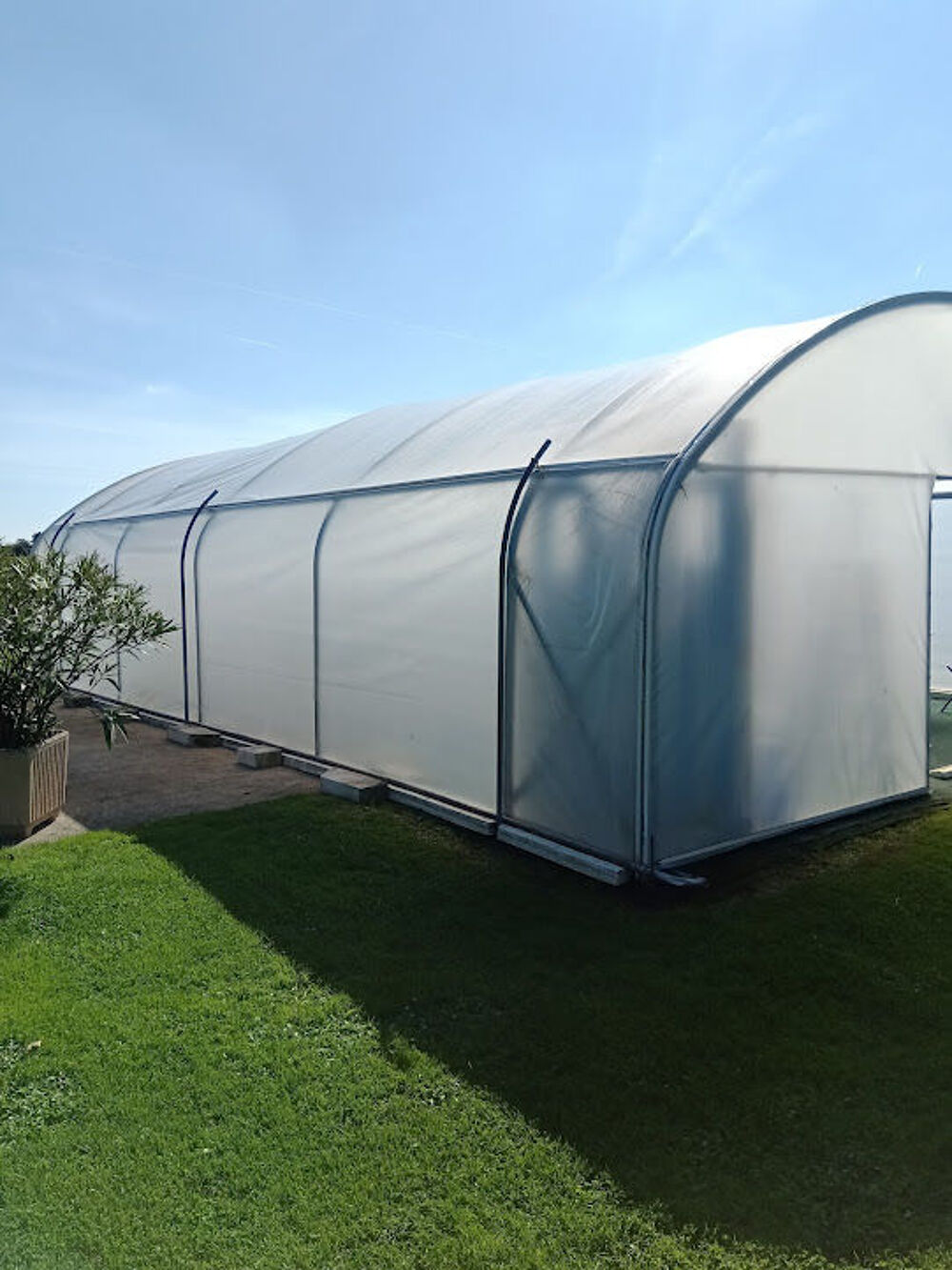 d&ocirc;me 10x6 et piscine hors sol 6.3x3.7 Jardin
