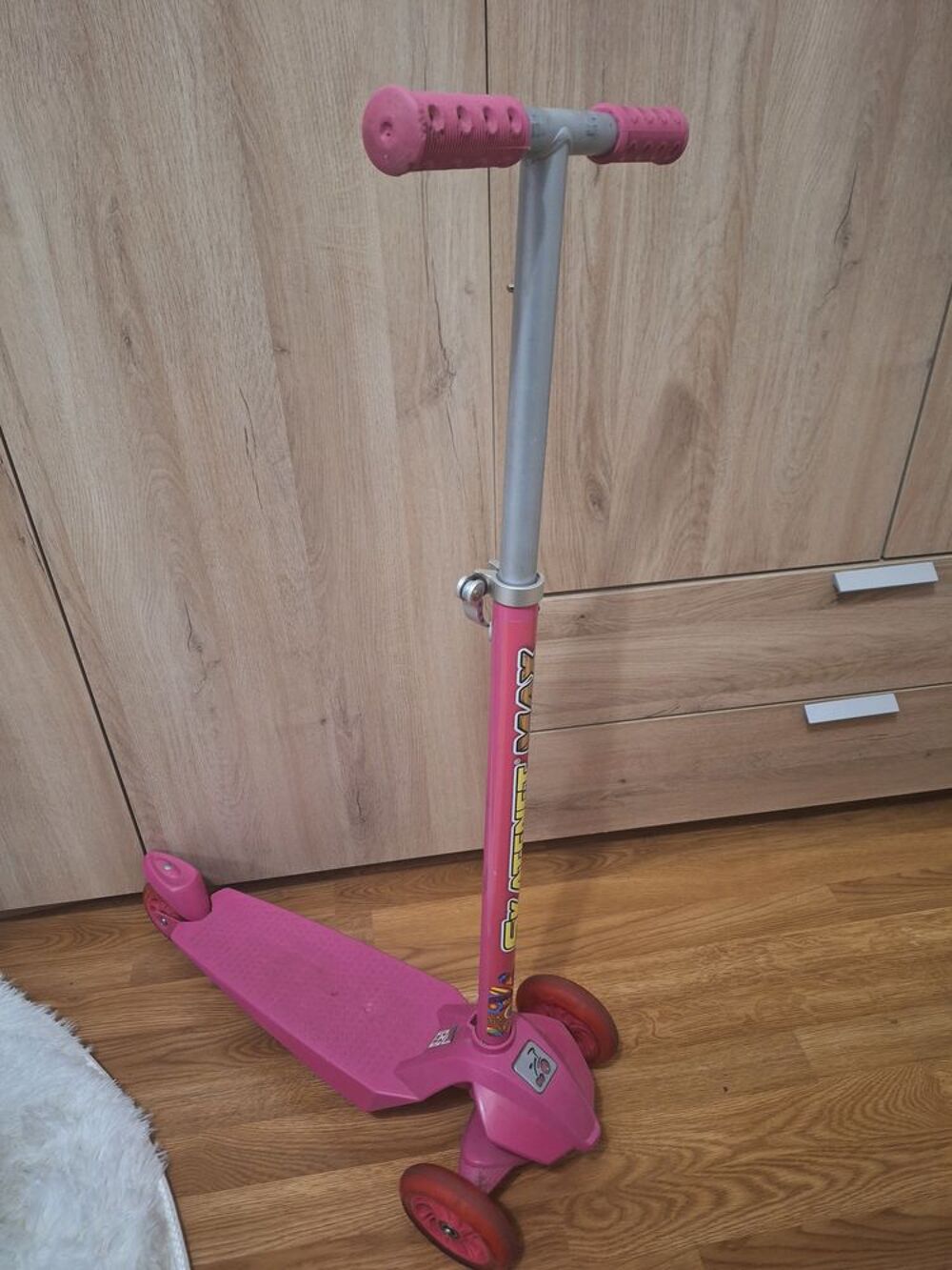 Trottinette junior capacit&eacute; jusqu'&agrave; 100 kilos Sports