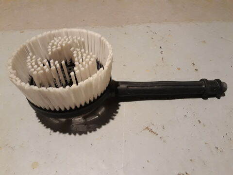 Brosse lavage auto. 10 Amiens (80)