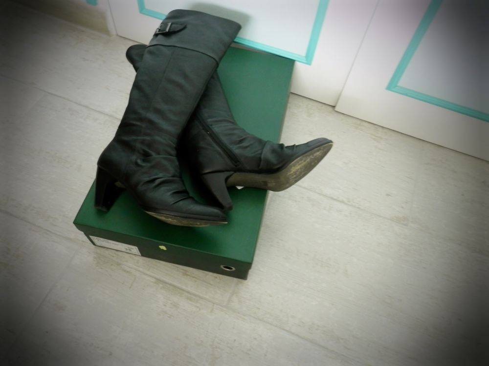 paires de botte femme taille 38 &eacute;tat neuf Chaussures