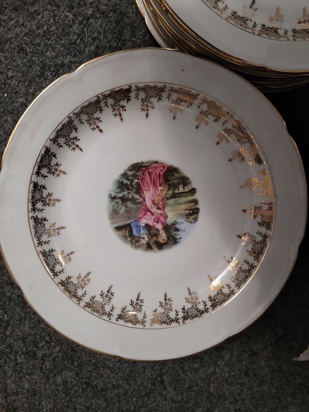 Assiettes de Limoges dor&eacute;es Cuisine