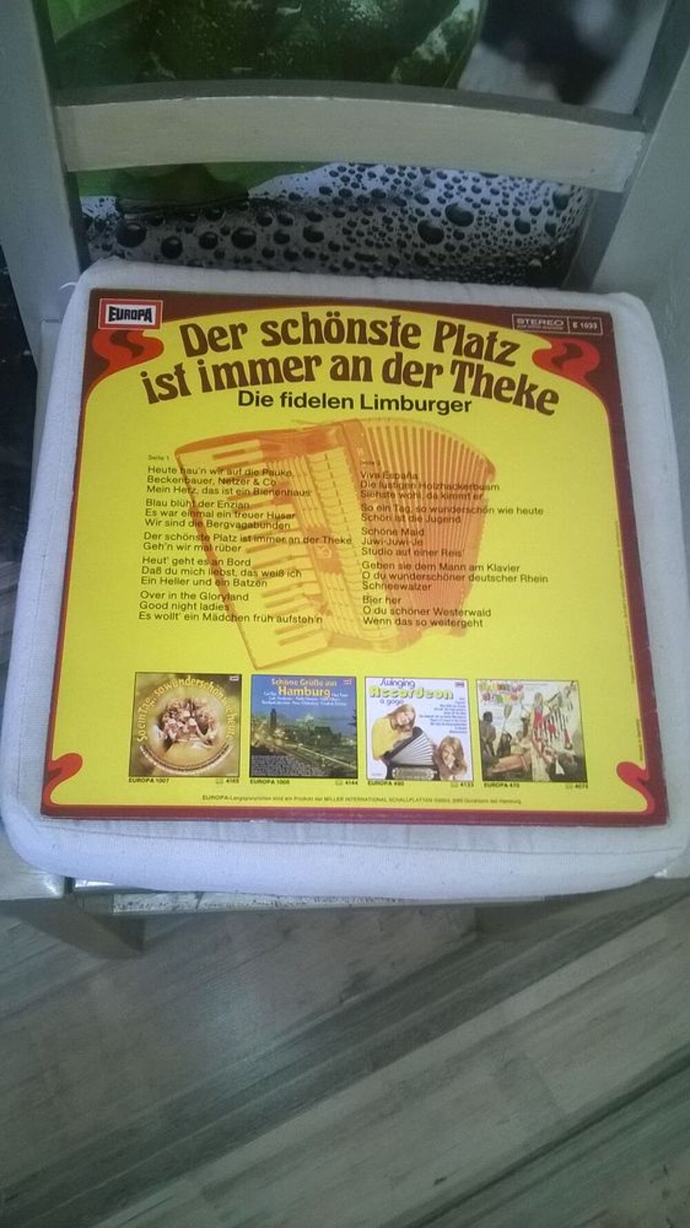 Vinyle Die Fidelen Limburger
Der Sch&ouml;nste Platz Ist Immer A CD et vinyles