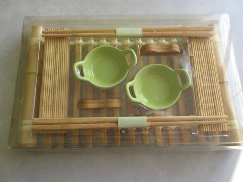 Coupelles baguettes et pot � soja 8 Jury (57)