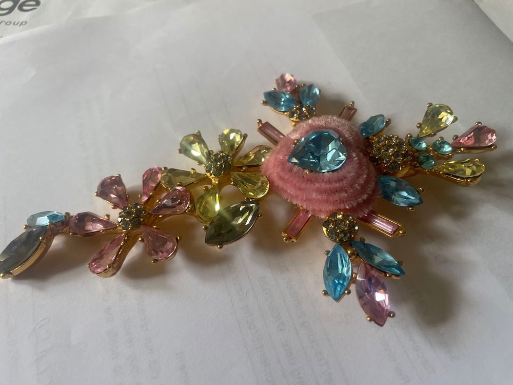 Broche Croix GM Strass Multicolore, Coeur strass bleu entour Bijoux et montres