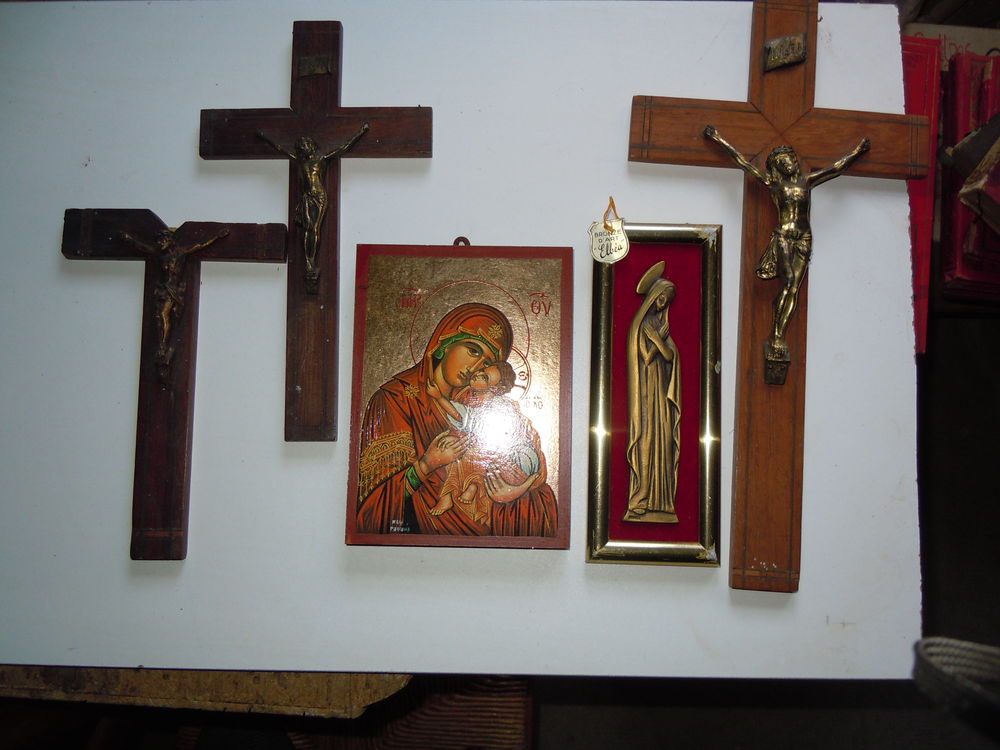 une centaine d objets anciens . je vide ma maison..... Décoration